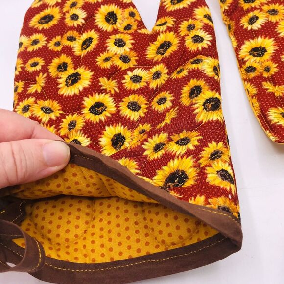 Oven Mitt Finger Hotpad, and Square Potholder Baking Gift Set, Sunflower Gold - Picture 5 of 8